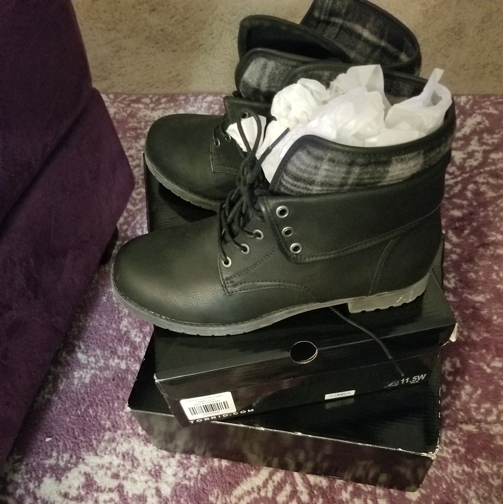 Torrid size 11.5 Black Boots